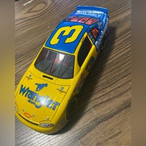 Action 1:24 Dale Earnhardt #3 Wrangler Goodwrench NASCAR Diecast Car